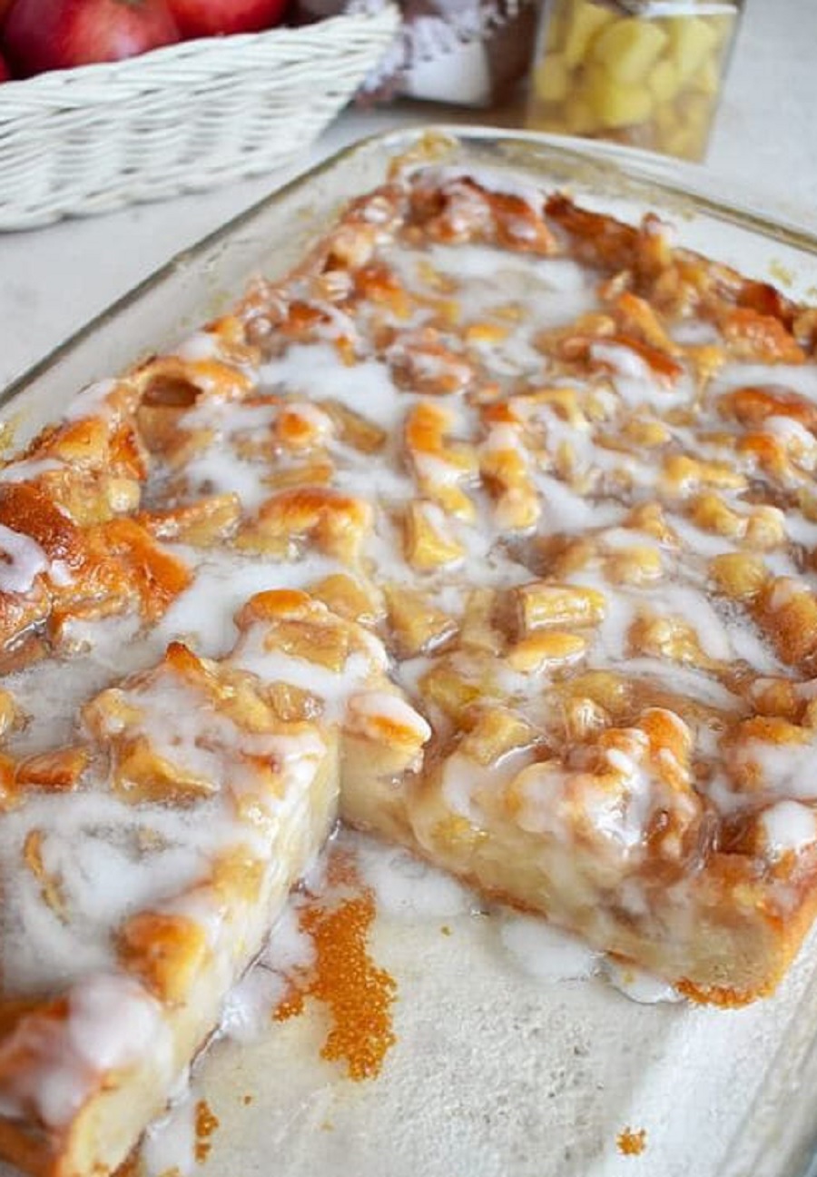 CHICKEN BUBBLE BISCUIT BAKE CASSEROLE