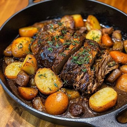 WOULD YOU EAT THIS POT ROAST WITH POTATOES AND CARROTS